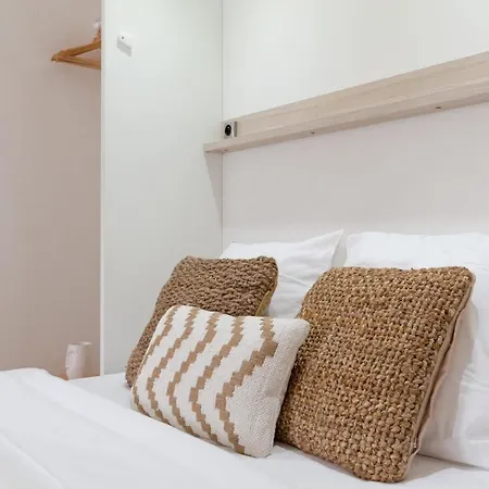 Travel Homes - Grand Rue, Petite Venise - Compact&cosy - Lit Mural *